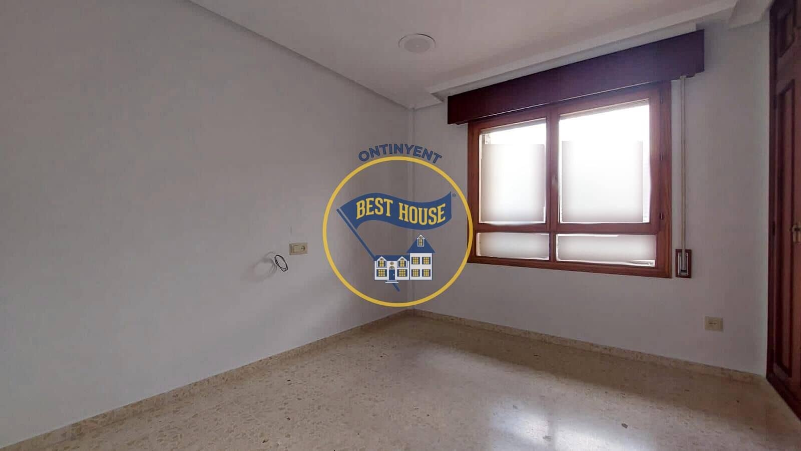 4 soveværelse Lejlighed til salg i Ontinyent - € 150.000 (Ref: 8867060)