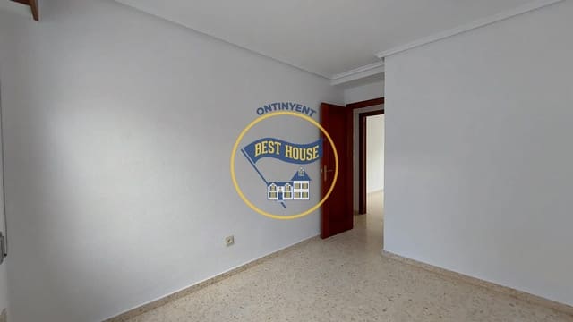 4 soveværelse Lejlighed til salg i Ontinyent - € 150.000 (Ref: 8867060)