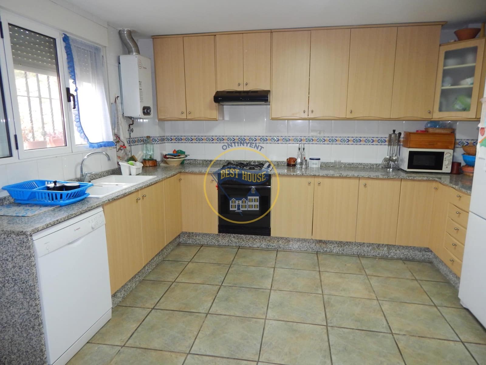 5 soveværelse Villa til salg i Bocairent med swimmingpool garage - € 376.000 (Ref: 8885996)