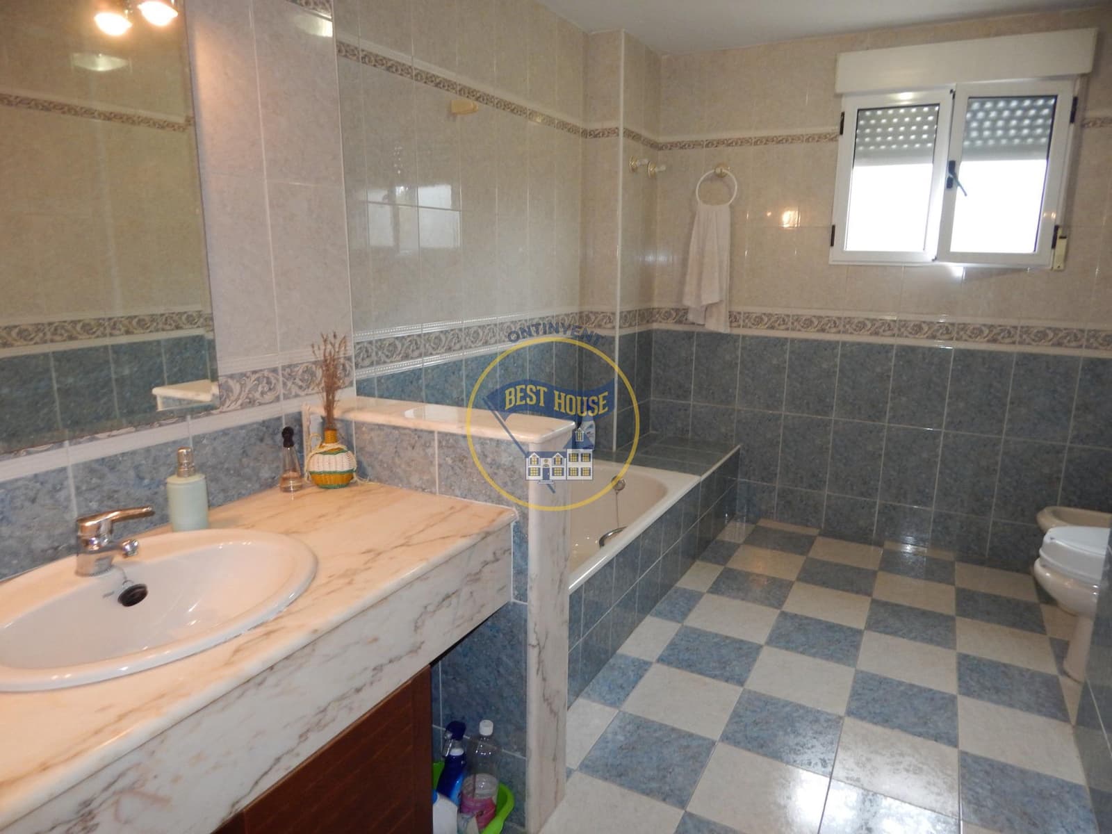 5 soveværelse Villa til salg i Bocairent med swimmingpool garage - € 376.000 (Ref: 8885996)