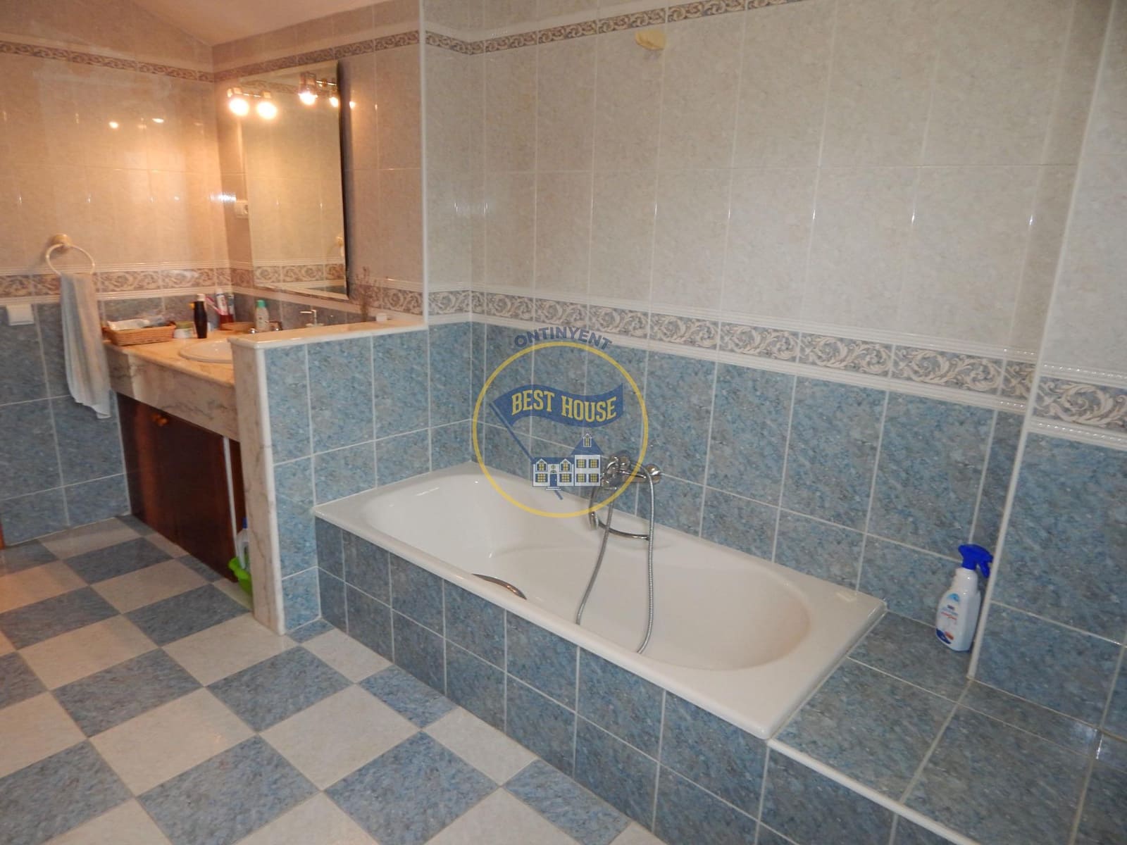 5 soveværelse Villa til salg i Bocairent med swimmingpool garage - € 376.000 (Ref: 8885996)