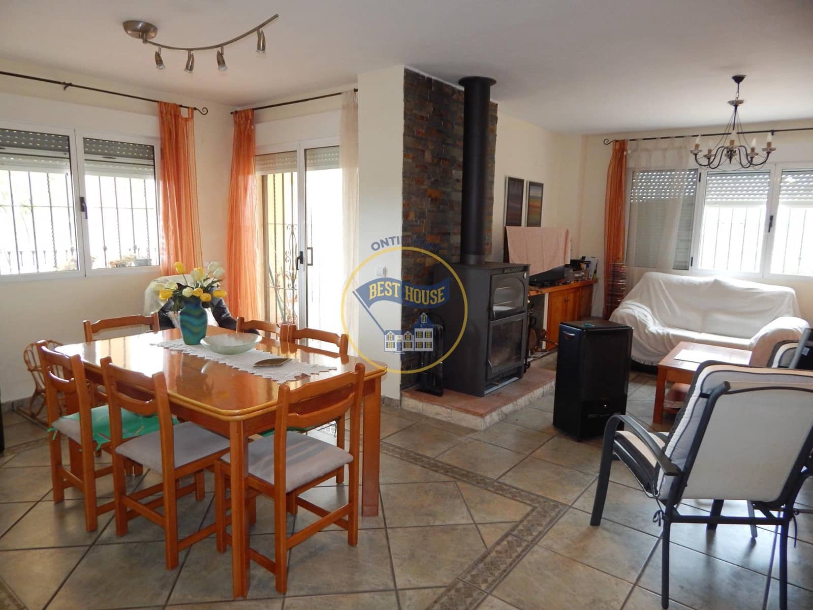 5 soveværelse Villa til salg i Bocairent med swimmingpool garage - € 376.000 (Ref: 8885996)