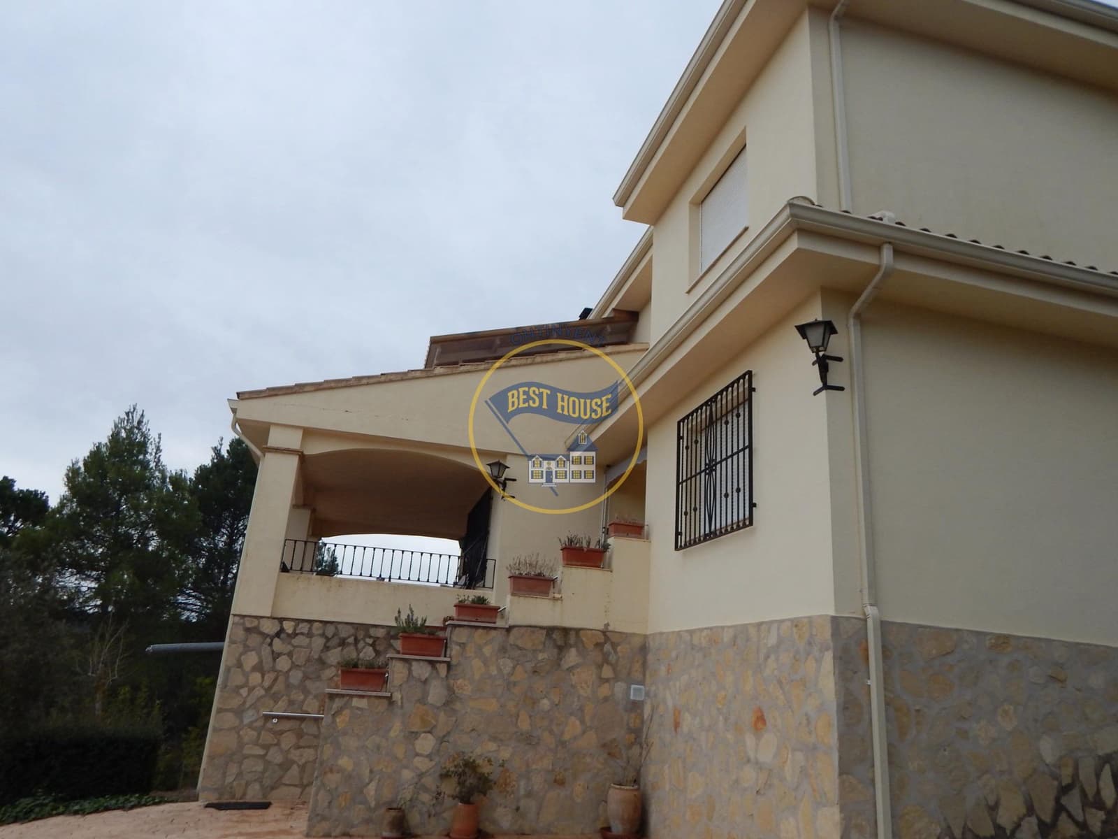 5 soveværelse Villa til salg i Bocairent med swimmingpool garage - € 376.000 (Ref: 8885996)