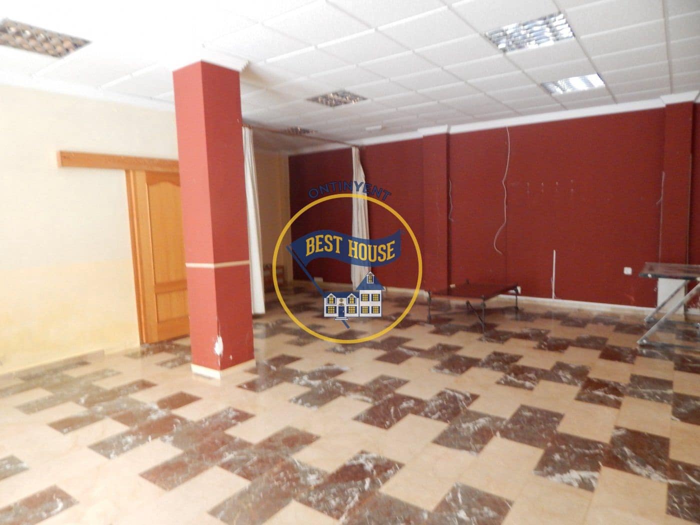 Commercial for rent in Ontinyent - € 350 (Ref: 9034753)