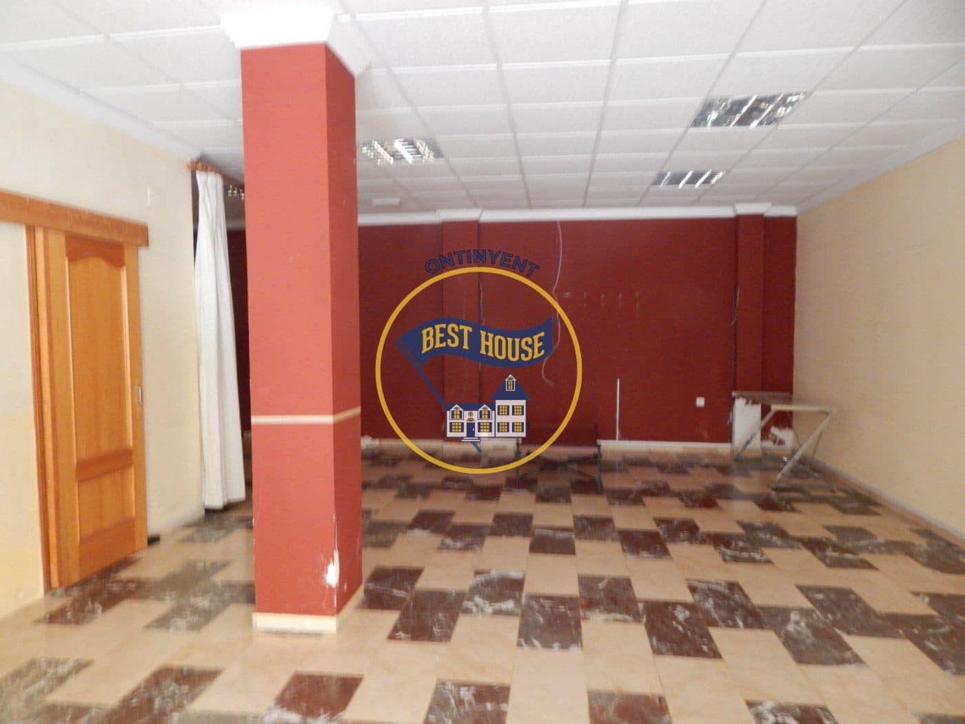 Commercial for rent in Ontinyent - € 350 (Ref: 9034753)
