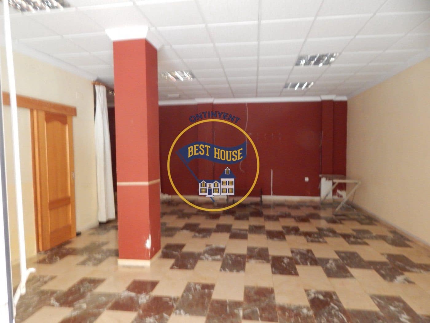 Commercial for rent in Ontinyent - € 350 (Ref: 9034753)