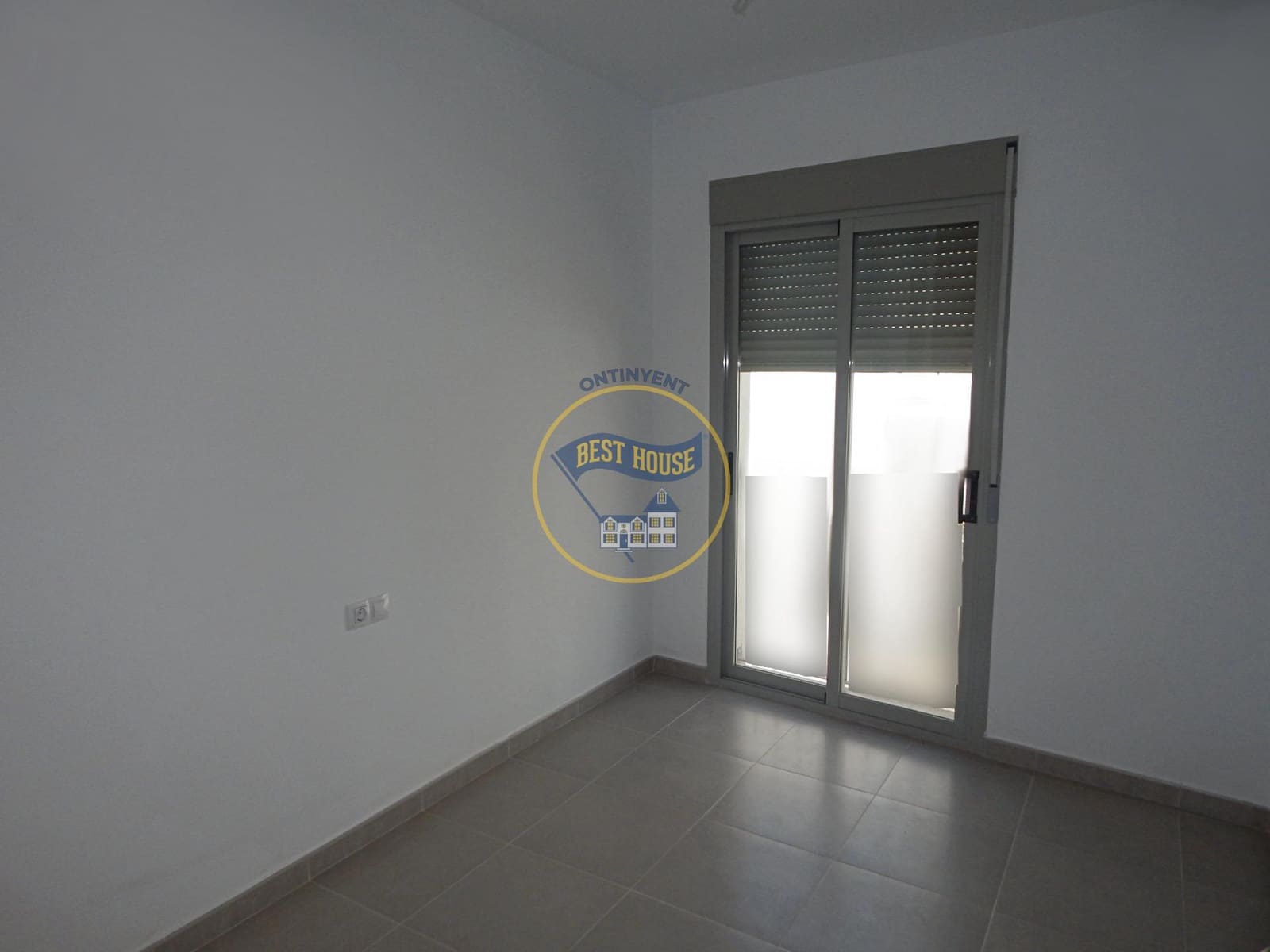 5 soveværelse Lejlighed til salg i Albaida med garage - € 130.000 (Ref: 9068952)