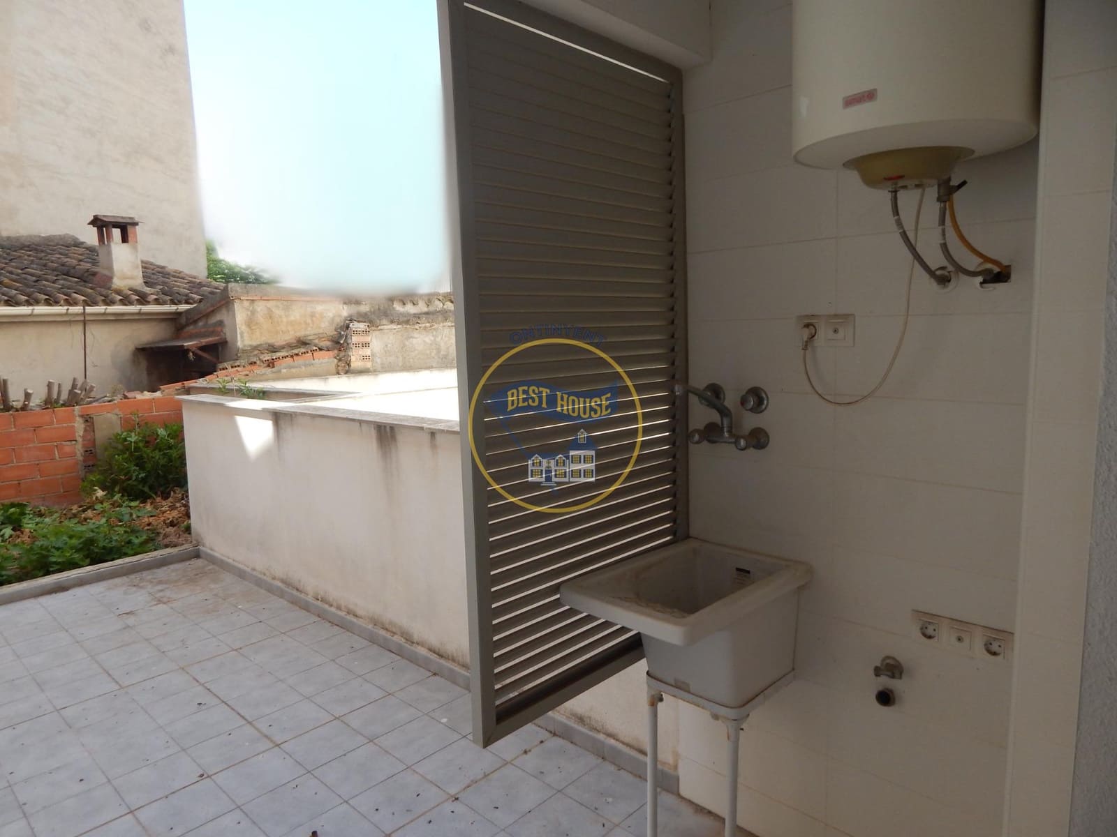 5 soveværelse Lejlighed til salg i Albaida med garage - € 130.000 (Ref: 9068952)