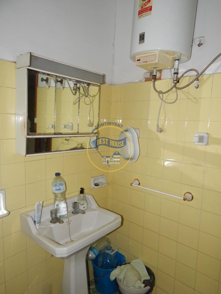 4 bedroom Townhouse for sale in Albaida - € 89,900 (Ref: 9081712)