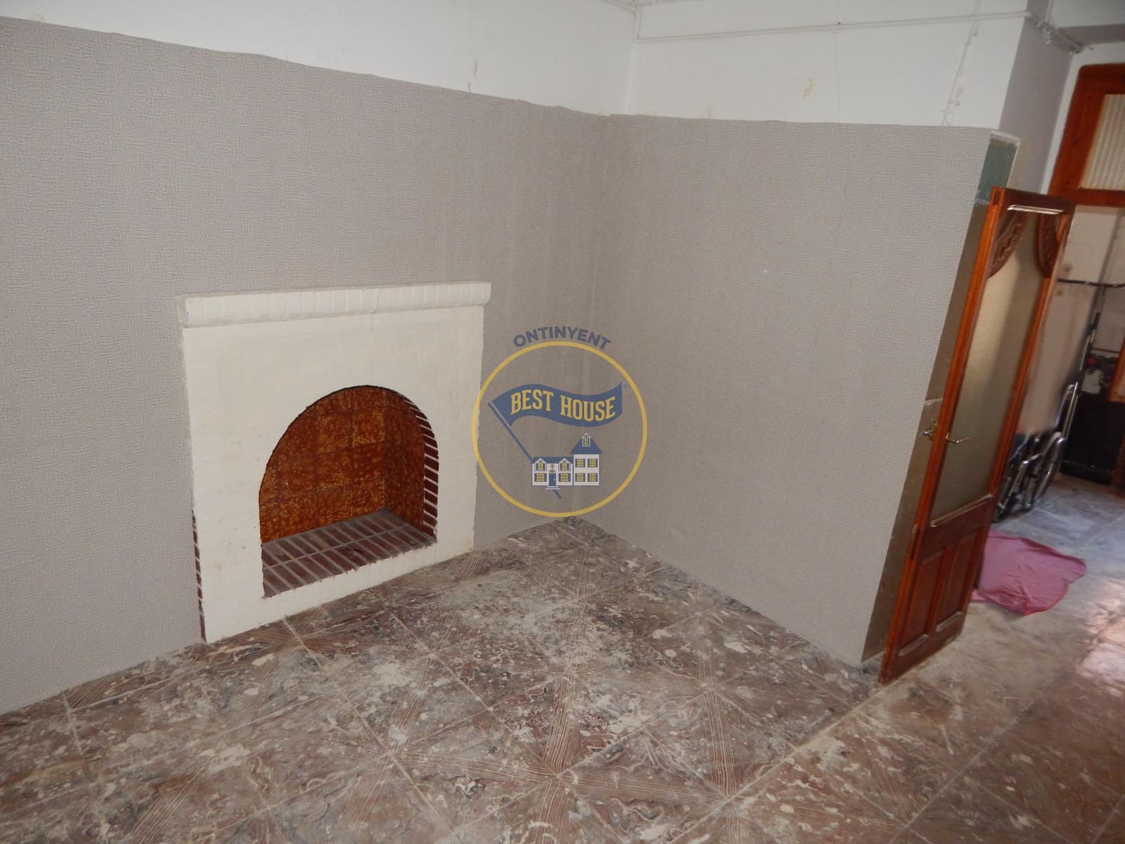 4 bedroom Townhouse for sale in Albaida - € 89,900 (Ref: 9081712)