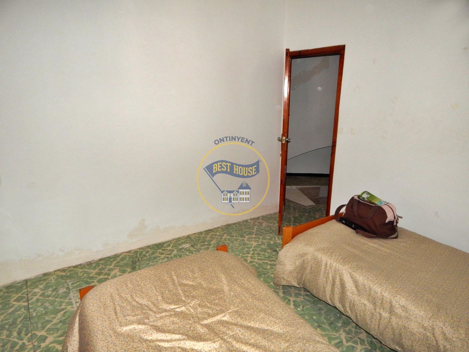 4 bedroom Townhouse for sale in Albaida - € 89,900 (Ref: 9081712)