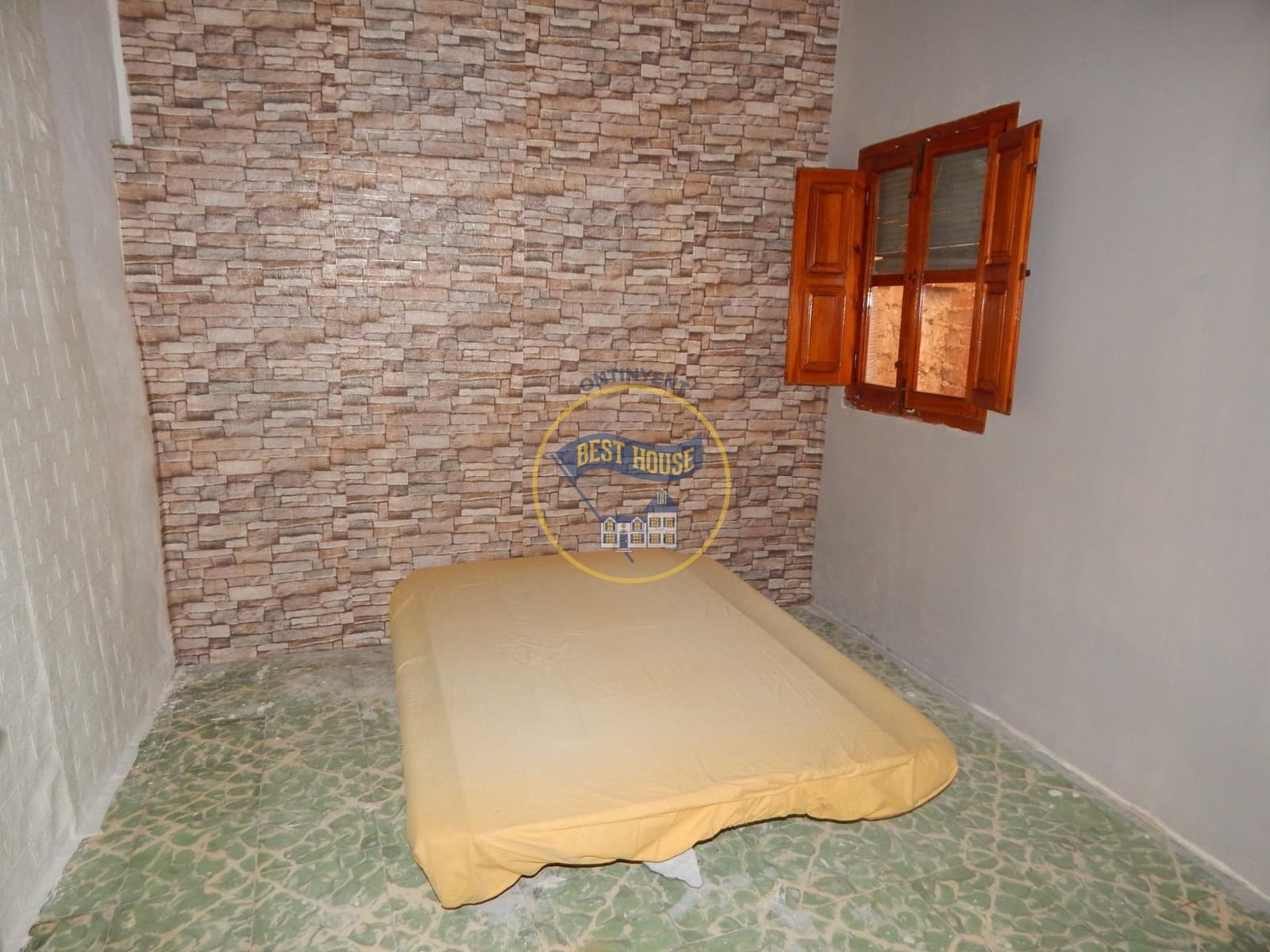 4 bedroom Townhouse for sale in Albaida - € 89,900 (Ref: 9081712)
