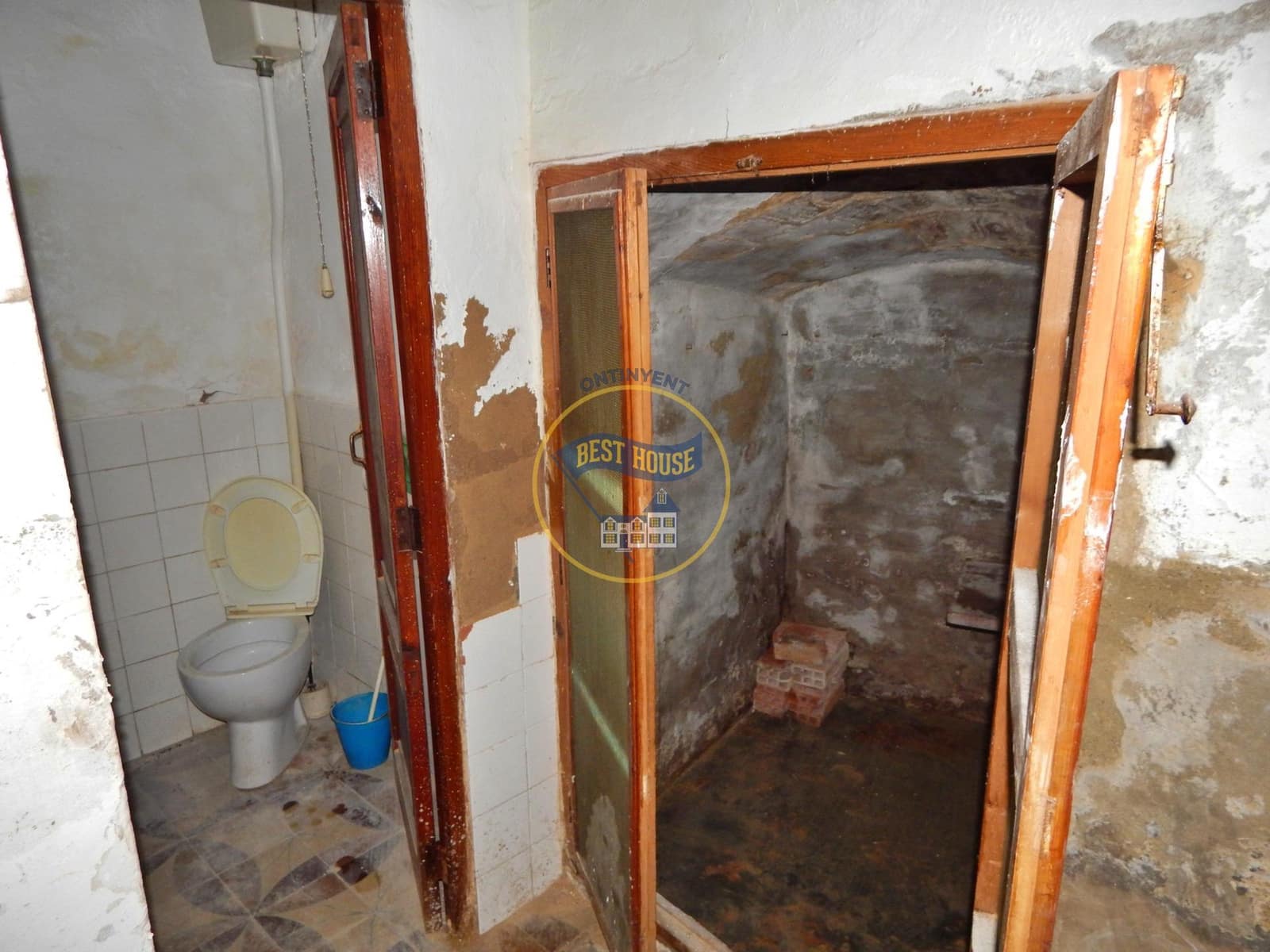 4 bedroom Townhouse for sale in Albaida - € 89,900 (Ref: 9081712)