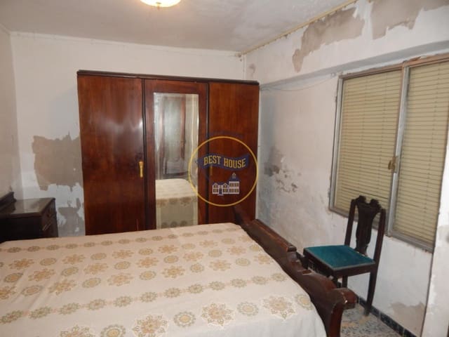 5 soveværelse Byhus til salg i Agullent - € 49.000 (Ref: 9129912)