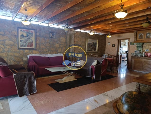 Chalet de 5 habitaciones en Ontinyent en venta con piscina garaje - 600.000 € (Ref: 9474792)