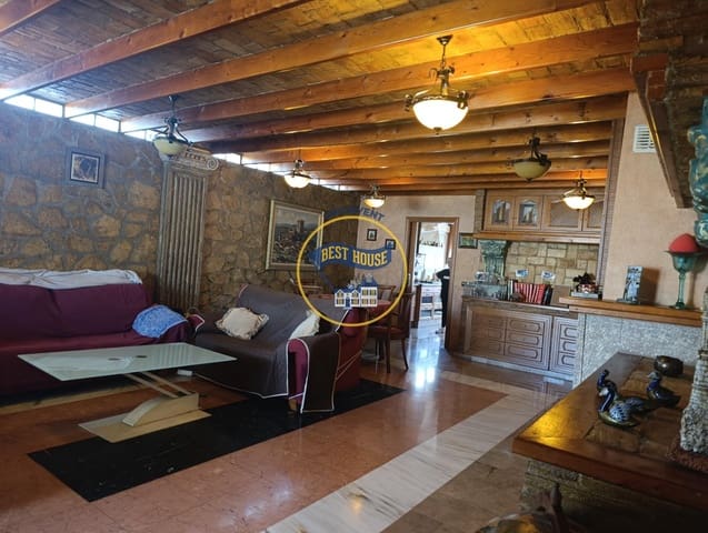 Chalet de 5 habitaciones en Ontinyent en venta con piscina garaje - 600.000 € (Ref: 9474792)