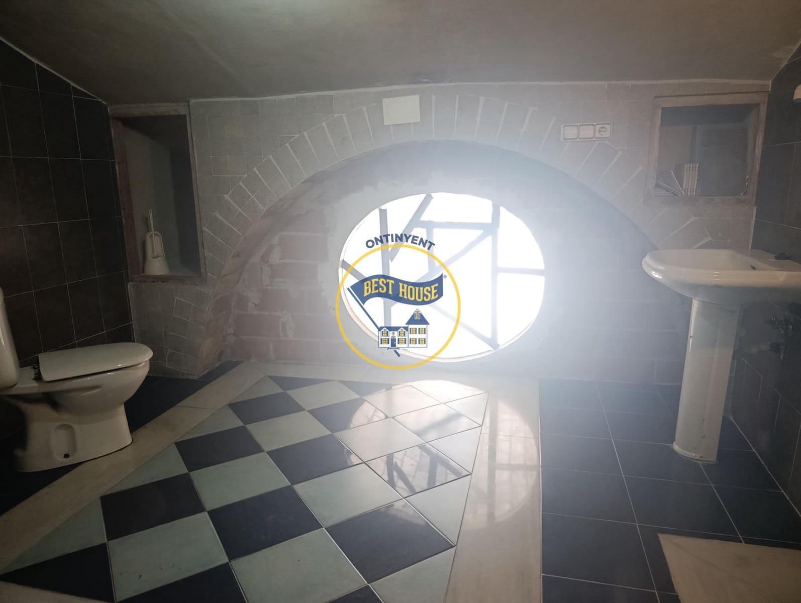 5 soveværelse Villa til salg i Ontinyent med swimmingpool garage - € 600.000 (Ref: 9474792)