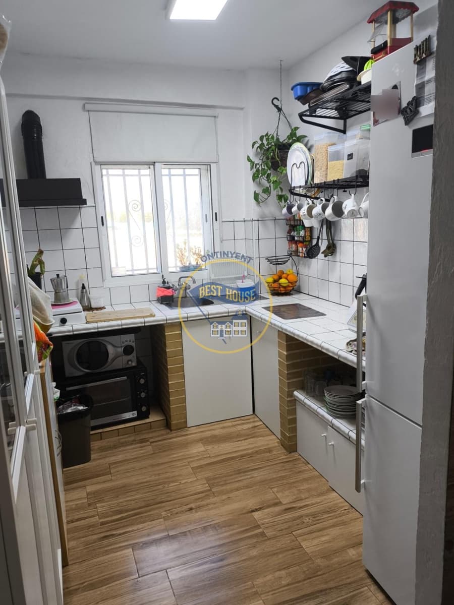 4 bedroom Villa for sale in Caudete - € 180,000 (Ref: 9504491)