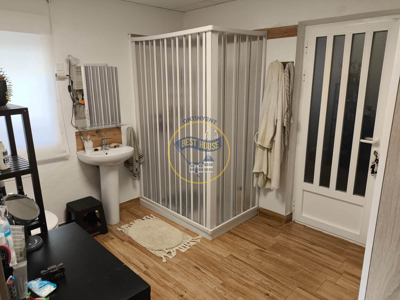 4 bedroom Villa for sale in Caudete - € 180,000 (Ref: 9504491)