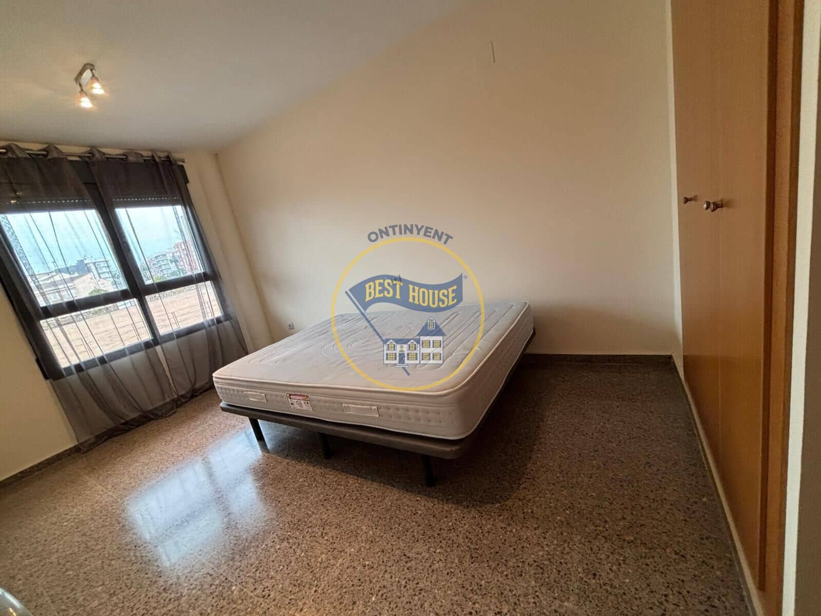 3 makuuhuone Asunto myytävänä paikassa L'Olleria mukana 
autotalli - 144 000 € (Ref: 9519179)