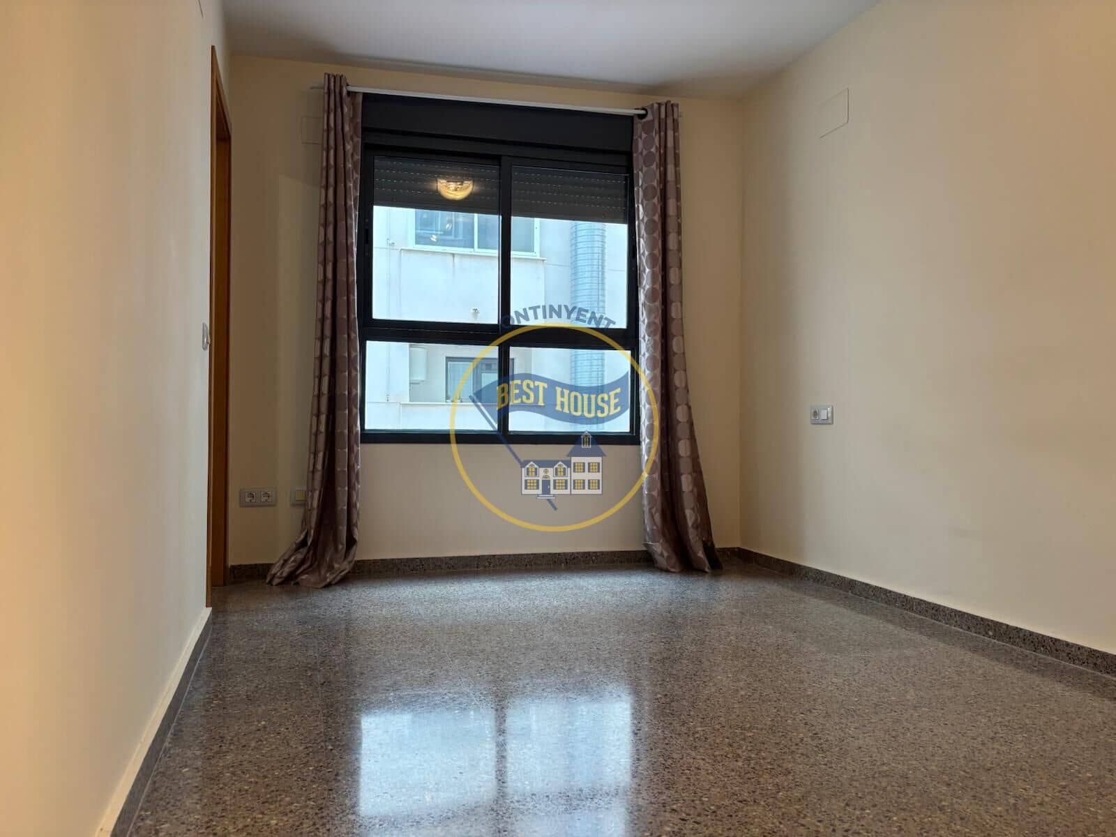 3 makuuhuone Asunto myytävänä paikassa L'Olleria mukana 
autotalli - 144 000 € (Ref: 9519179)