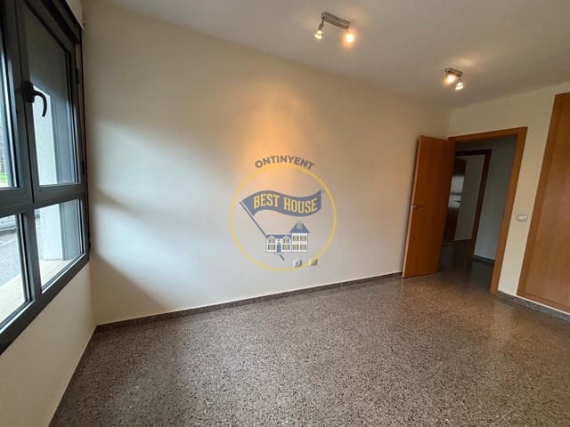 3 makuuhuone Asunto myytävänä paikassa L'Olleria mukana 
autotalli - 144 000 € (Ref: 9519179)