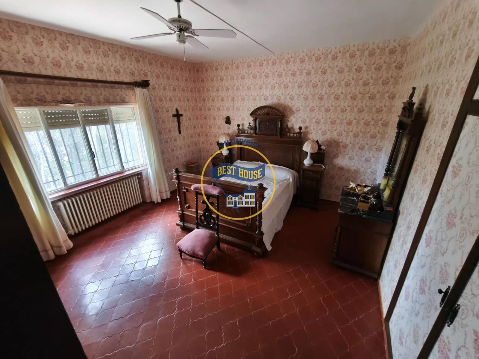 7 bedroom Villa for sale in Fontanars dels Alforins with pool - € 820,000 (Ref: 9533912)