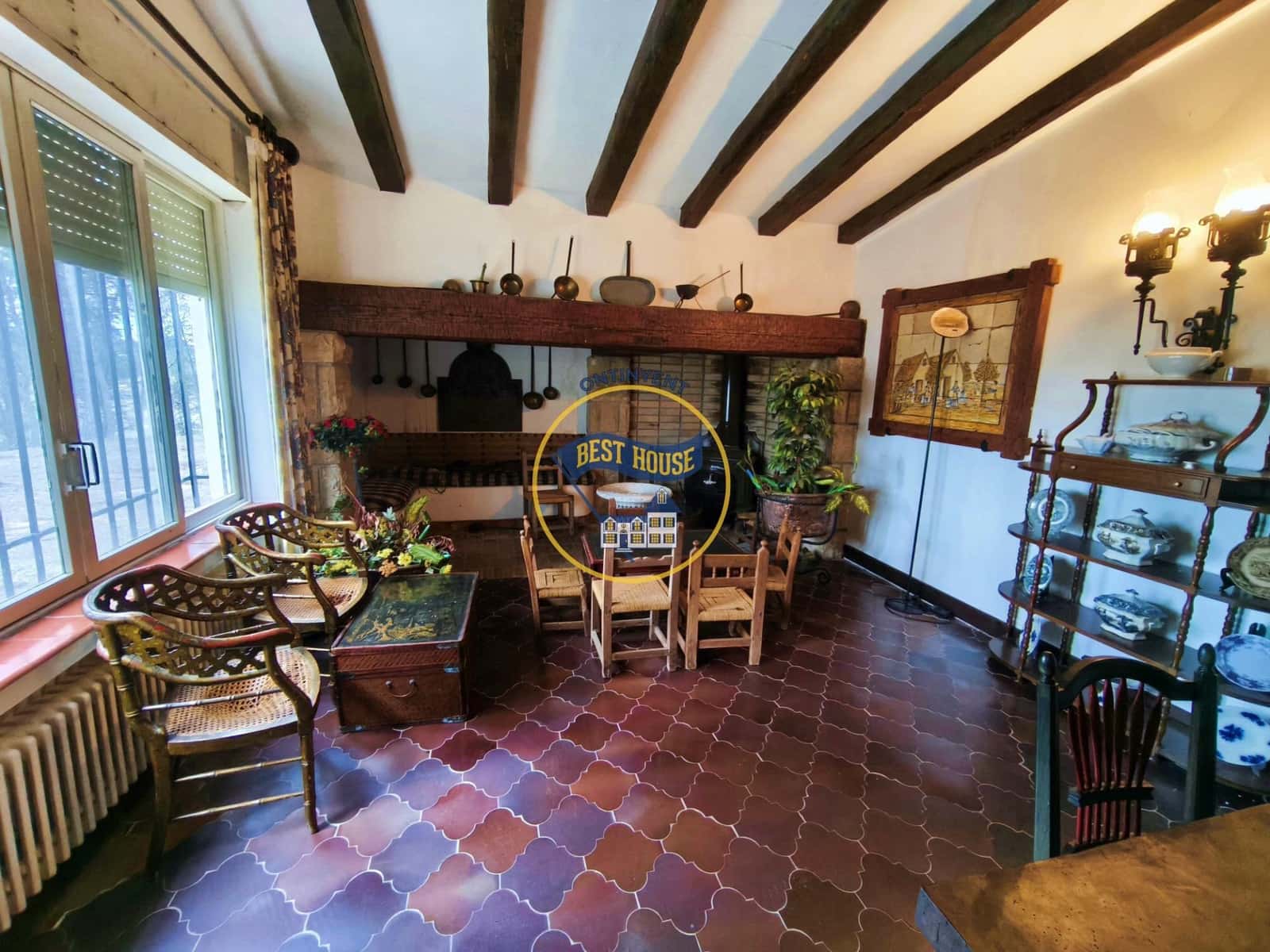 7 bedroom Villa for sale in Fontanars dels Alforins with pool - € 820,000 (Ref: 9533912)