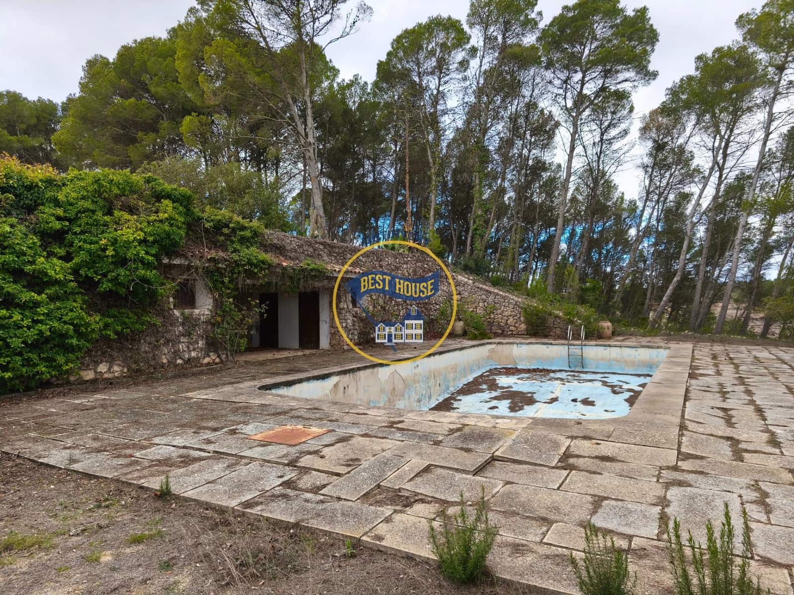 7 bedroom Villa for sale in Fontanars dels Alforins with pool - € 820,000 (Ref: 9533912)