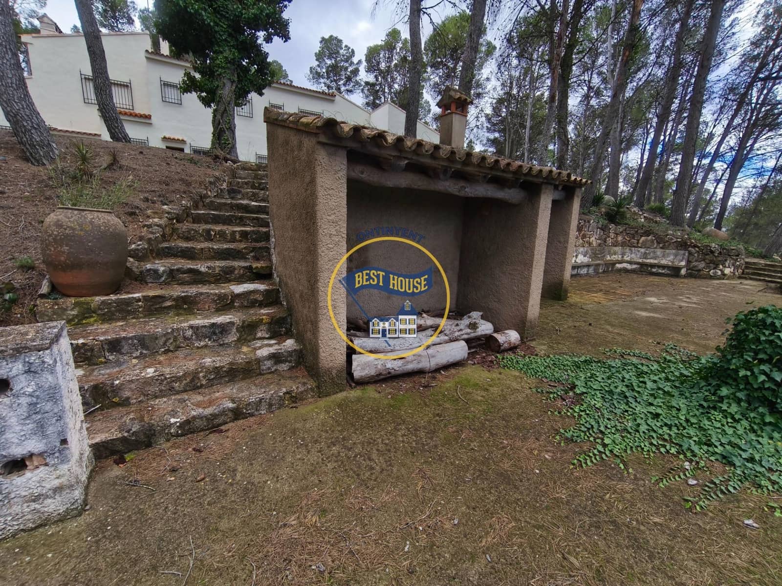 7 bedroom Villa for sale in Fontanars dels Alforins with pool - € 820,000 (Ref: 9533912)