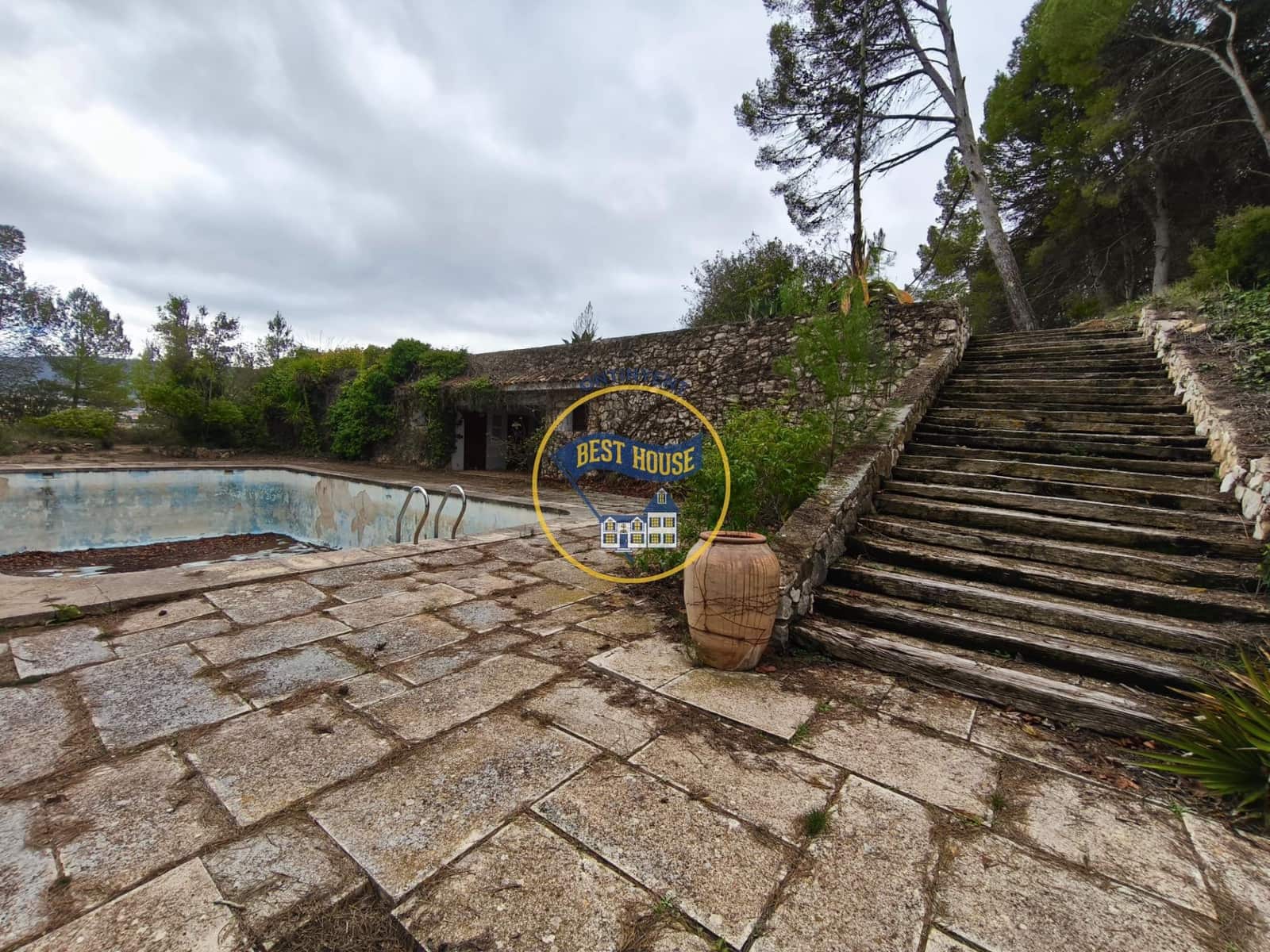 7 bedroom Villa for sale in Fontanars dels Alforins with pool - € 820,000 (Ref: 9533912)