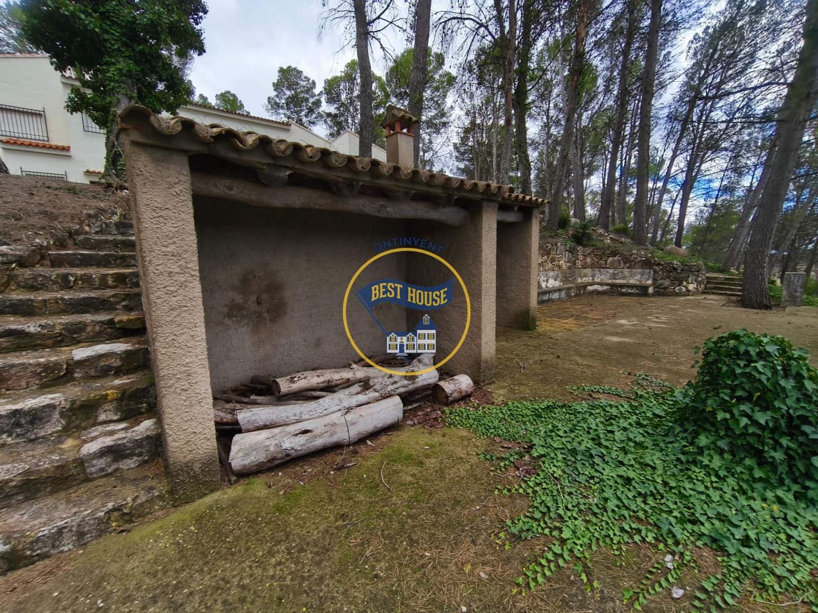 7 bedroom Villa for sale in Fontanars dels Alforins with pool - € 820,000 (Ref: 9533912)