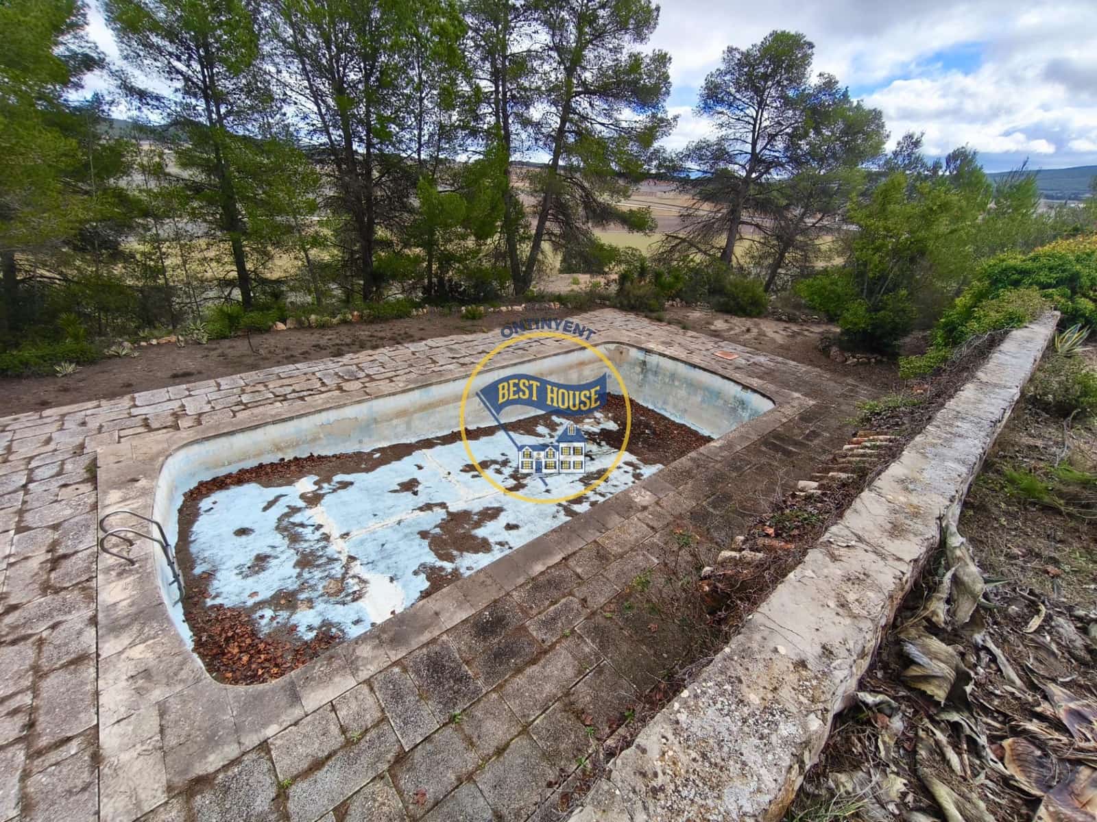 7 bedroom Villa for sale in Fontanars dels Alforins with pool - € 820,000 (Ref: 9533912)