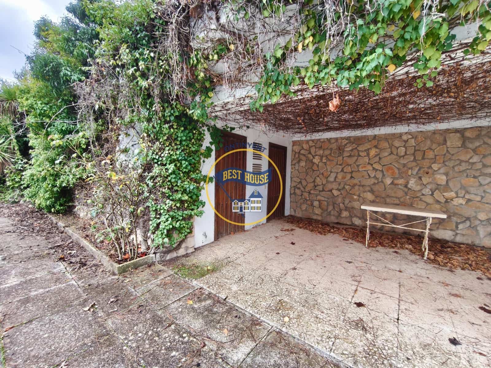 7 bedroom Villa for sale in Fontanars dels Alforins with pool - € 820,000 (Ref: 9533912)