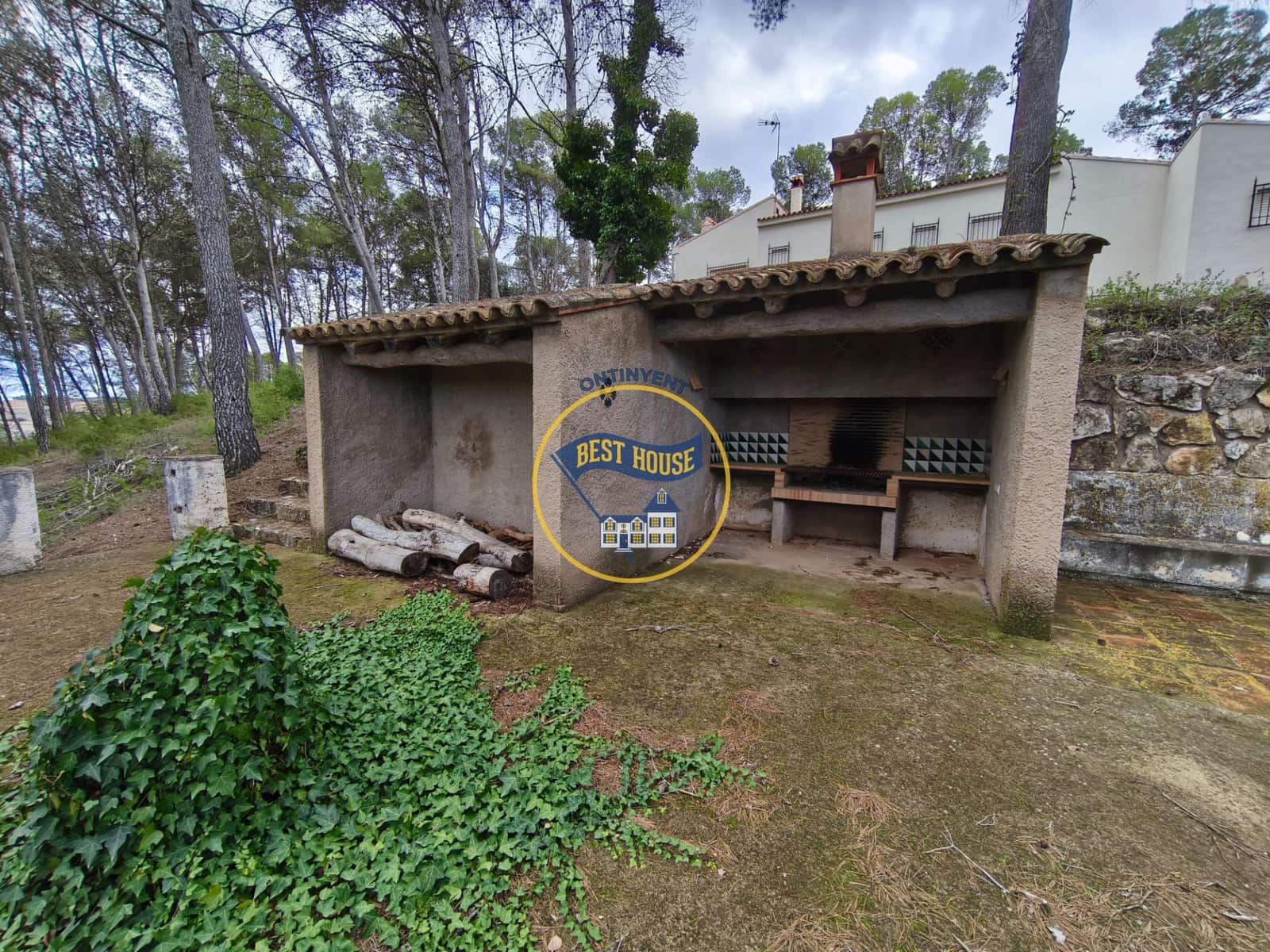 7 bedroom Villa for sale in Fontanars dels Alforins with pool - € 820,000 (Ref: 9533912)