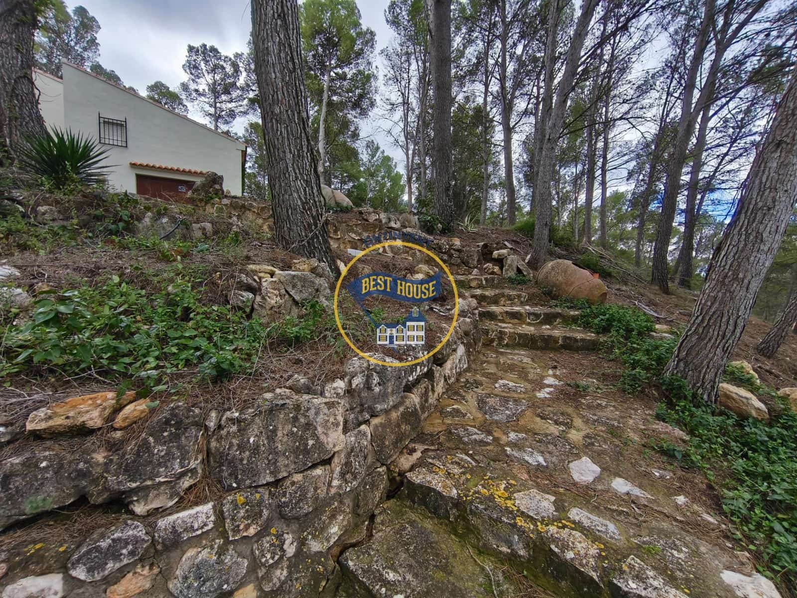 7 bedroom Villa for sale in Fontanars dels Alforins with pool - € 820,000 (Ref: 9533912)