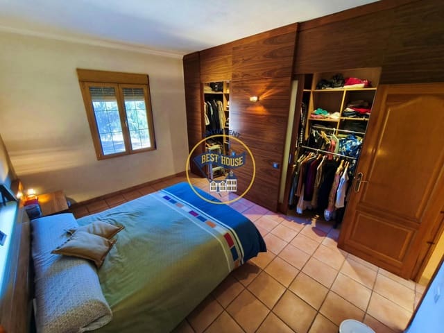 6 makuuhuone Huvila myytävänä paikassa Ontinyent mukana uima-altaan - 750 000 € (Ref: 9536088)