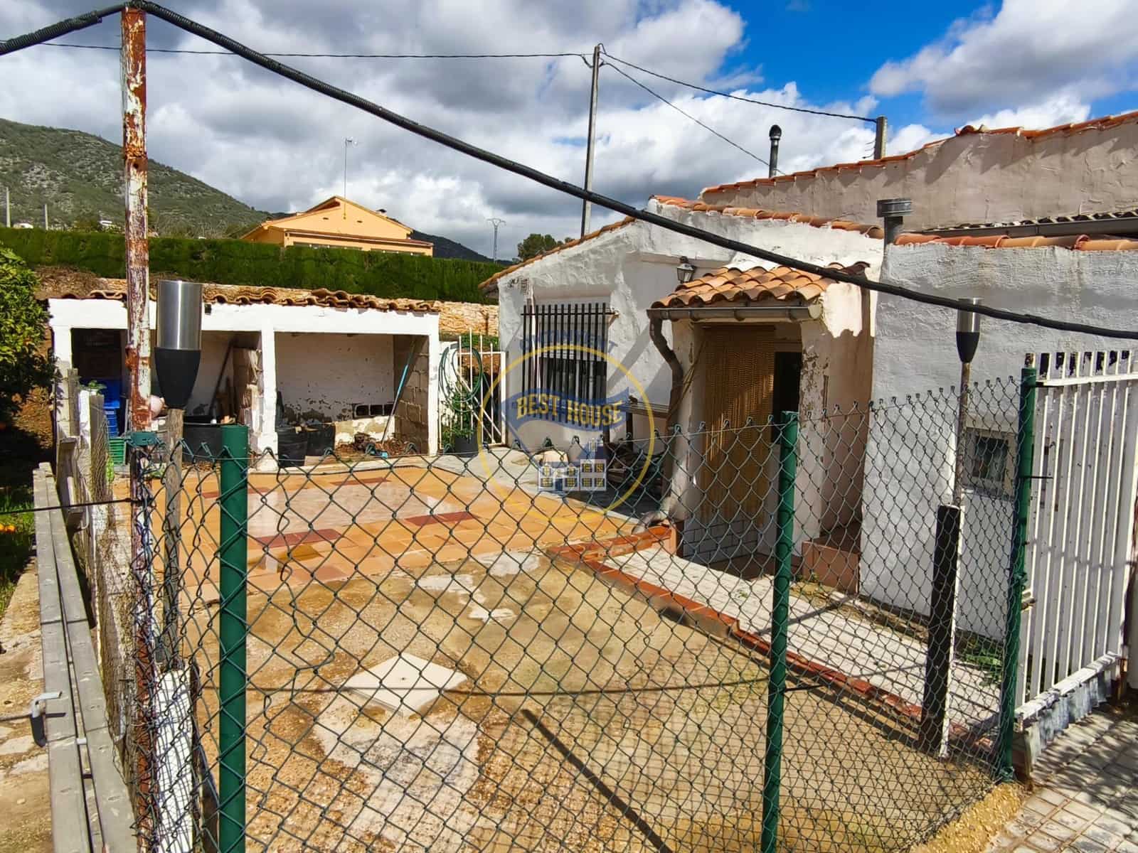 4 bedroom Villa for sale in Aielo de Malferit - € 150,000 (Ref: 9674462)