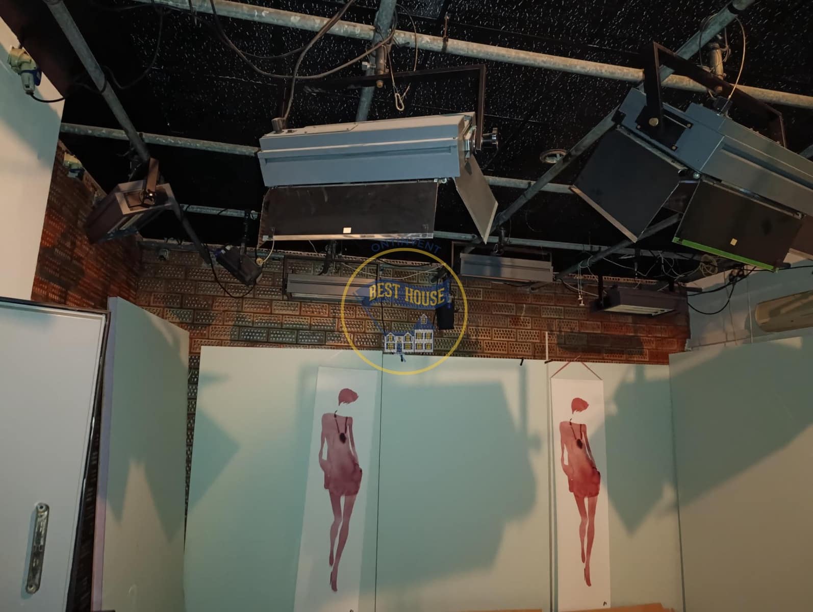 4 quarto Comercial para arrendar em Ontinyent - 1 000 € (Ref: 9679988)