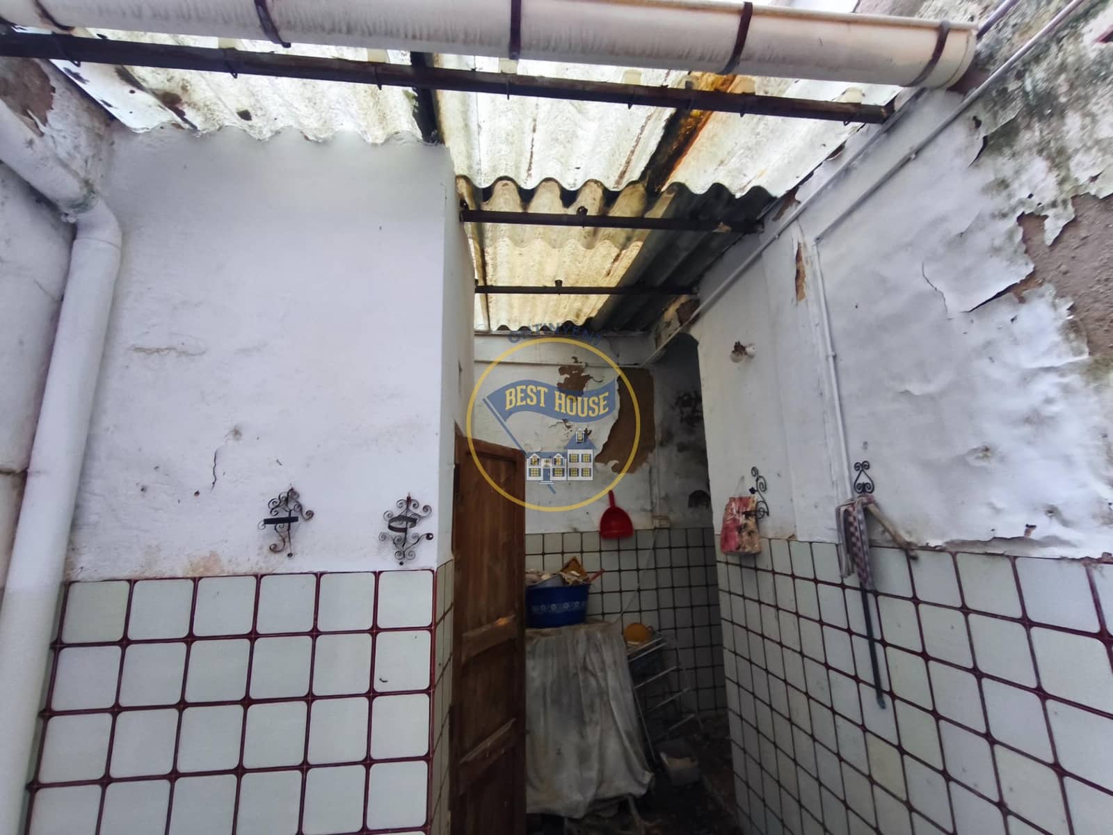 5 bedroom Townhouse for sale in L'Olleria - € 120,000 (Ref: 9712175)