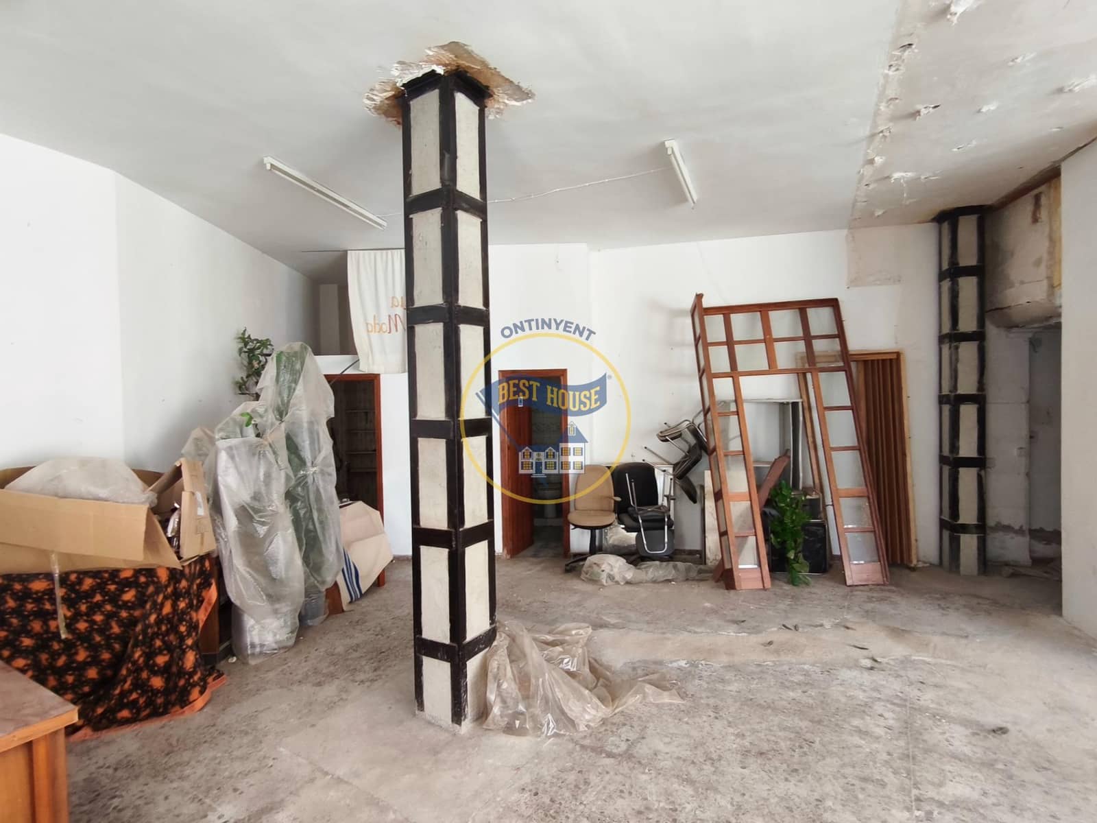 5 bedroom Townhouse for sale in L'Olleria - € 120,000 (Ref: 9712175)