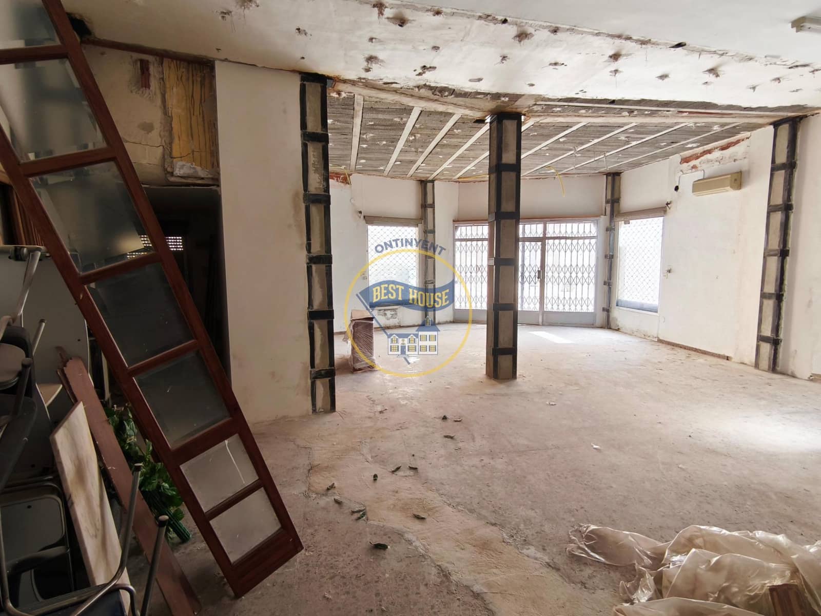 5 bedroom Townhouse for sale in L'Olleria - € 120,000 (Ref: 9712175)