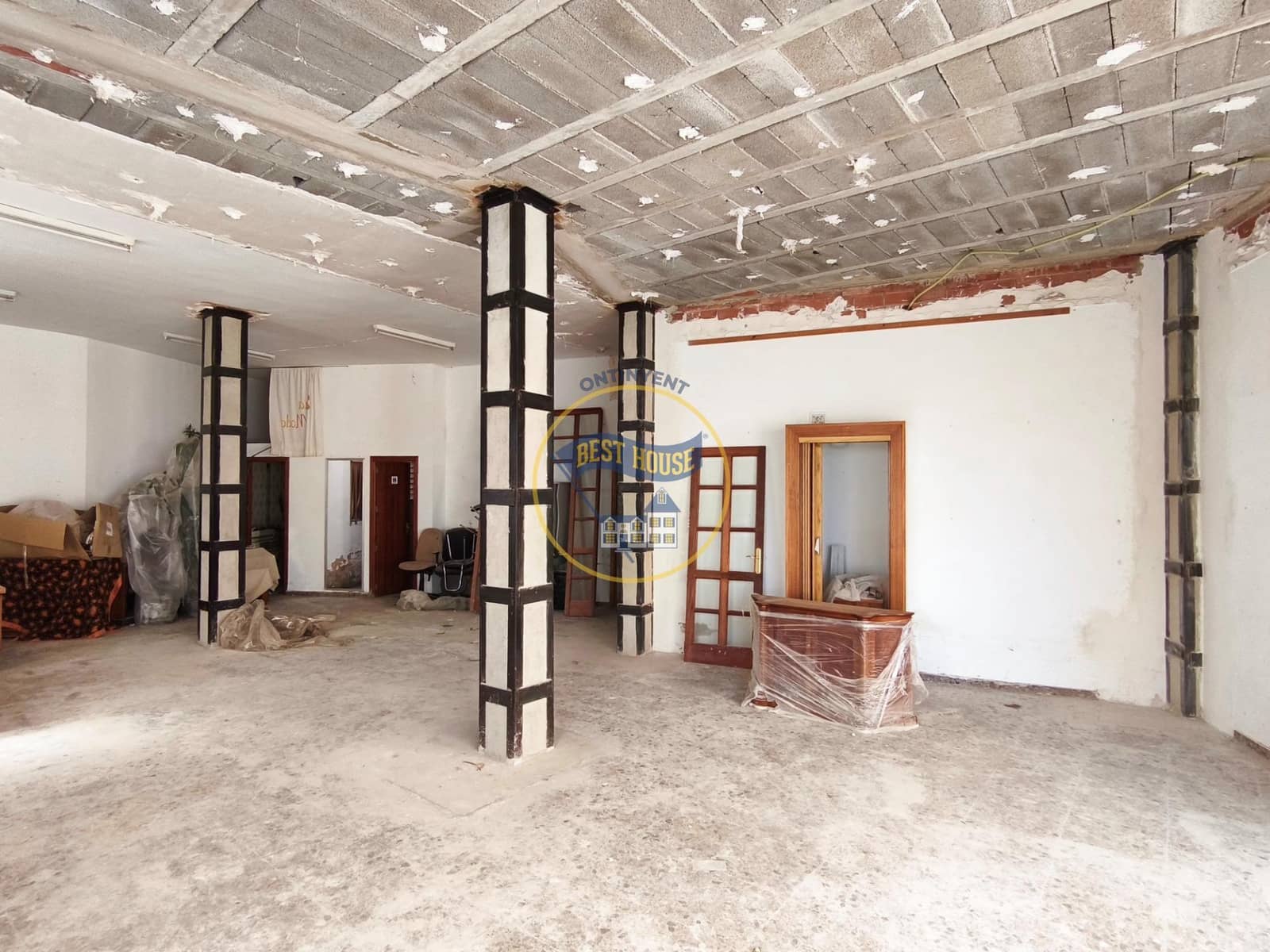 5 bedroom Townhouse for sale in L'Olleria - € 120,000 (Ref: 9712175)