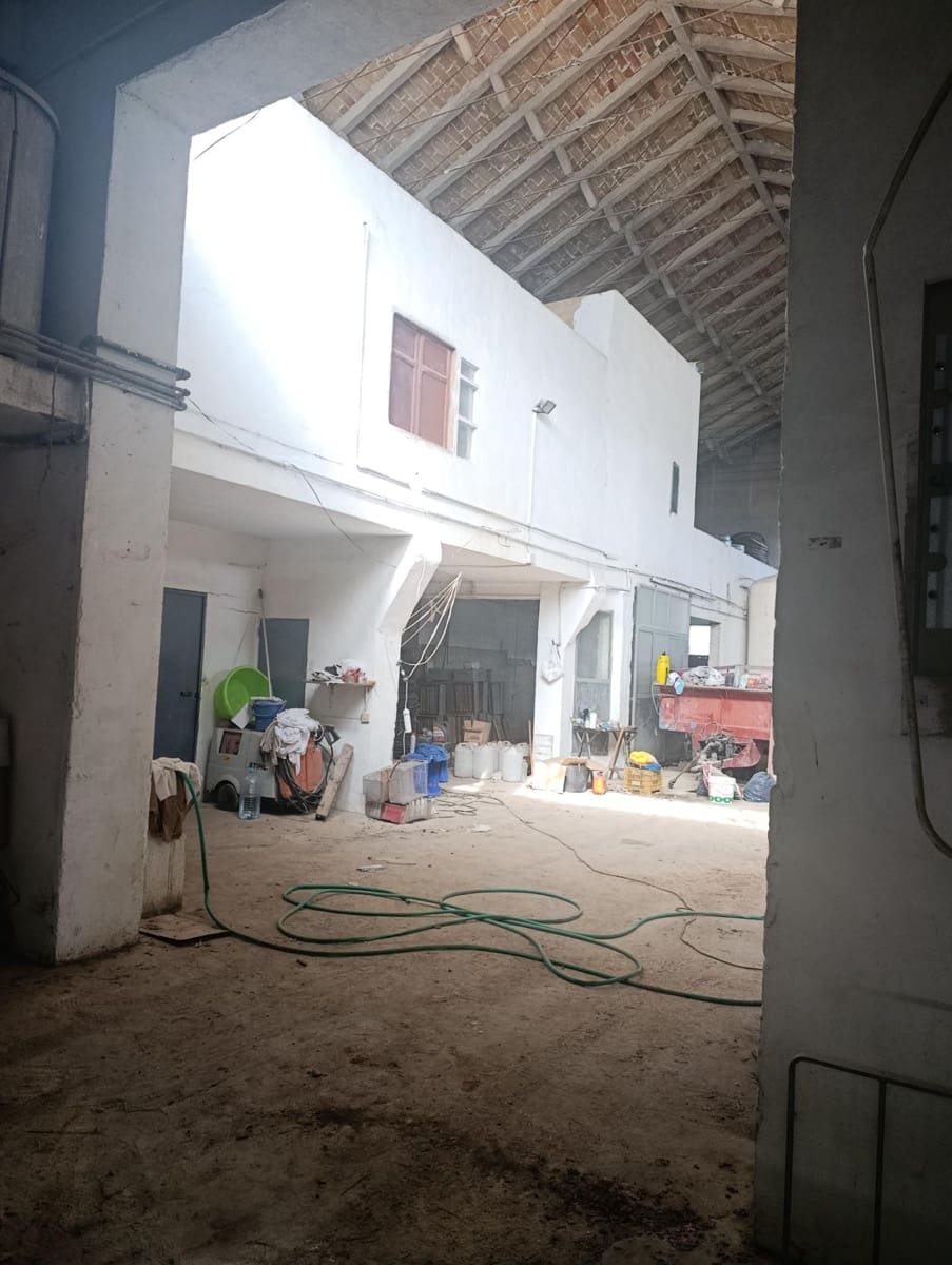 2 bedroom Business for sale in Albaida - € 280,000 (Ref: 9726827)