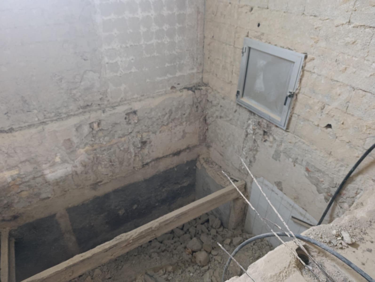 2 bedroom Business for sale in Albaida - € 280,000 (Ref: 9726827)