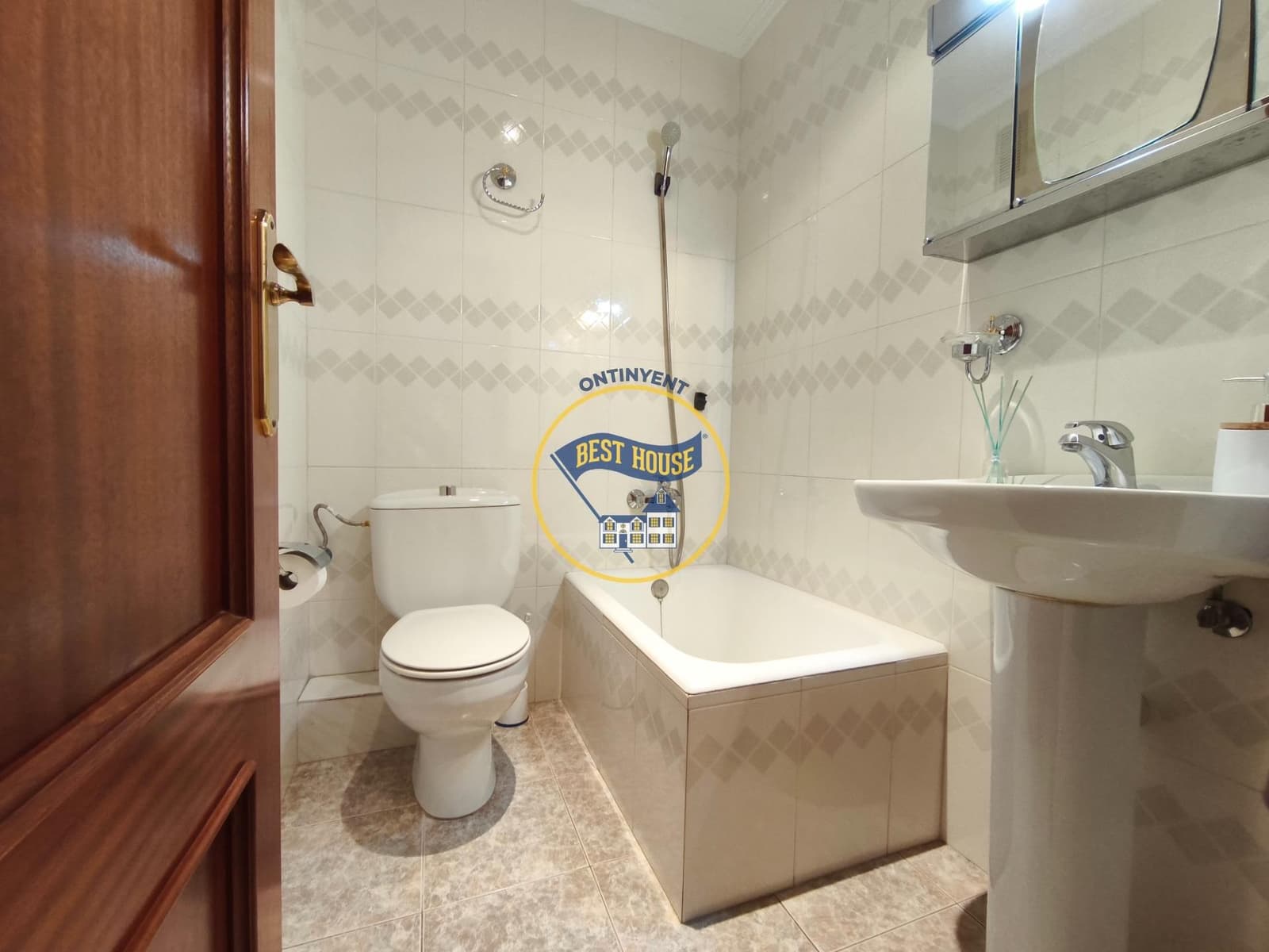 4 soveværelse Lejlighed til salg i Ontinyent - € 150.000 (Ref: 9748178)