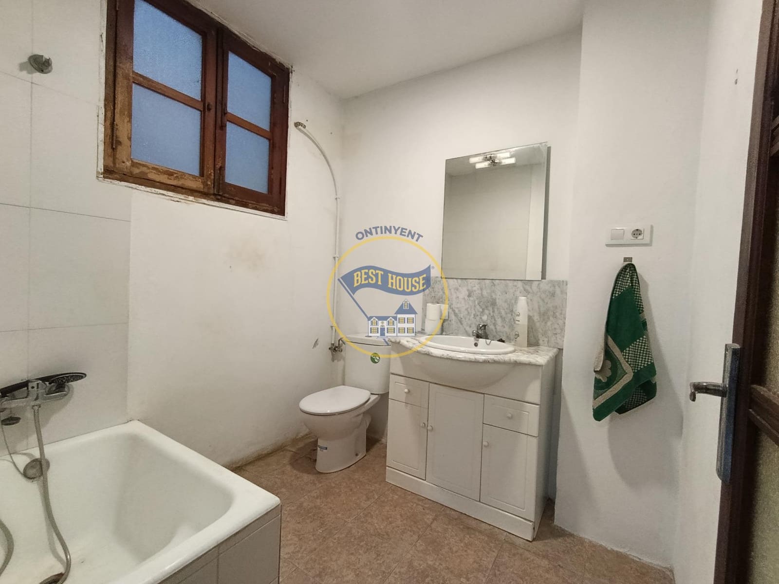 5 soveværelse Lejlighed til salg i Ontinyent - € 120.000 (Ref: 9748180)