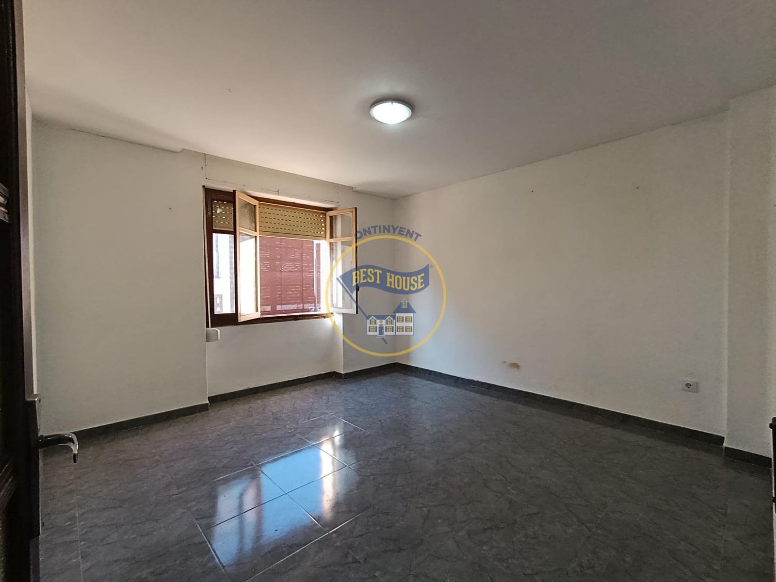 5 soveværelse Lejlighed til salg i Ontinyent - € 120.000 (Ref: 9748180)