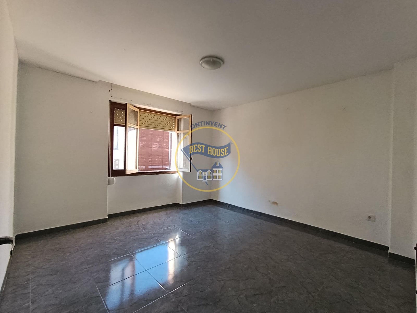 5 soveværelse Lejlighed til salg i Ontinyent - € 120.000 (Ref: 9748180)