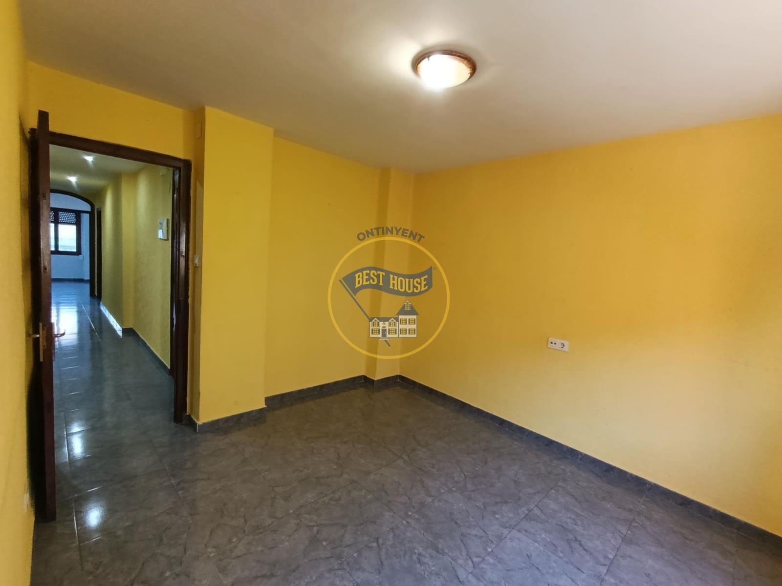 5 soveværelse Lejlighed til salg i Ontinyent - € 120.000 (Ref: 9748180)